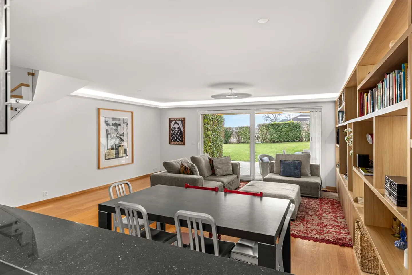 Space and brightness for this 5.5-room duplex with a view and private garden at the gates of Rolle - Photo 13 of 13