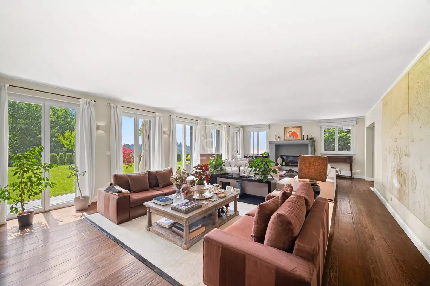 Elegant villa with lake views in Epalinges - Photo 4 of 13