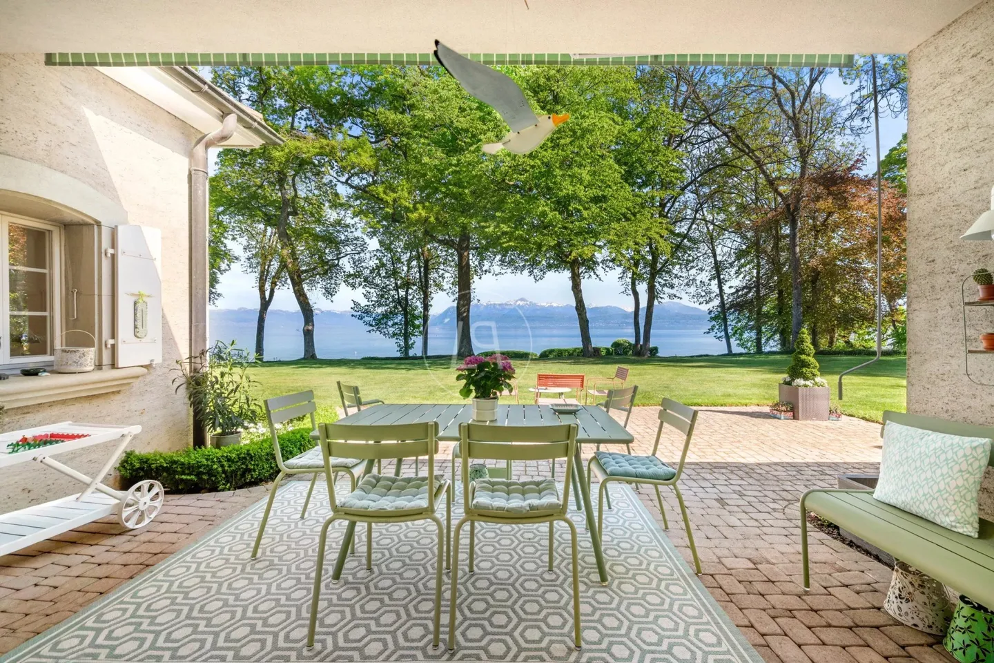 Villa with lake access in St-Prex - Photo 8 of 13
