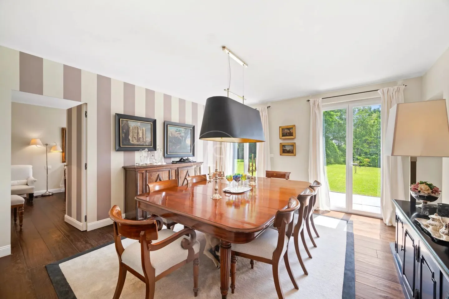 Elegant villa with lake views in Epalinges - Photo 5 of 13