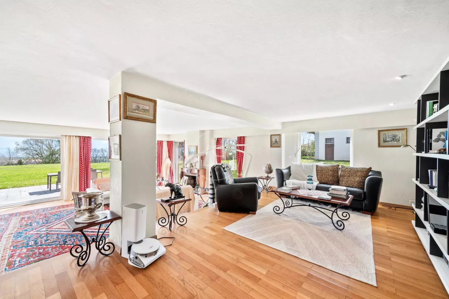 Beautiful family property with tennis and lake view, close to Morges - Photo 5 sur 13