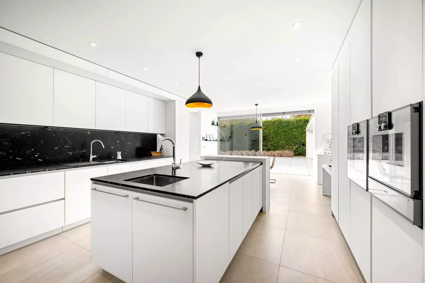 Contemporary villa in Chêne-Bougeries - Photo 4 of 13