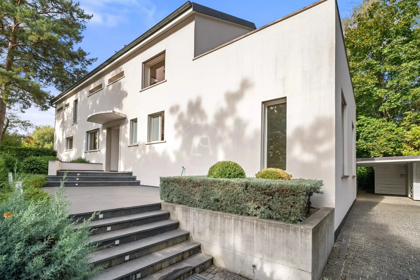 Beautiful family villa, 6 bedrooms – Chambésy, Right Bank - Photo 1 of 13
