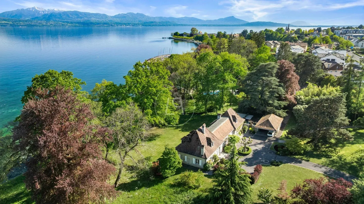 Very beautiful "waterfront" property with great potential, St Prex - Photo 1 of 13