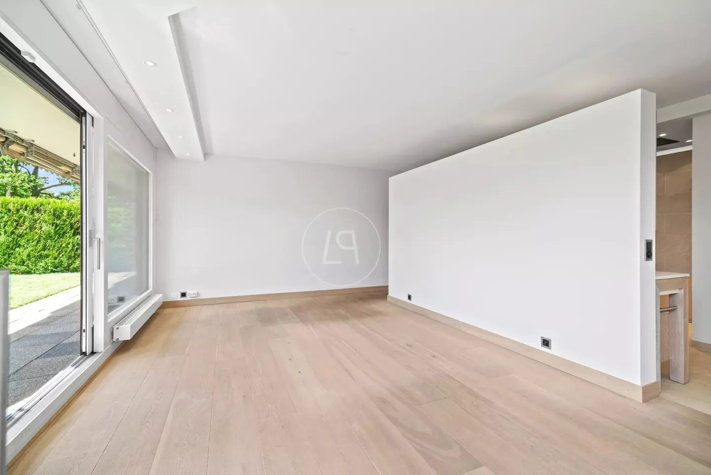 Duplex apartment in Champel with pool - Photo 12 of 13