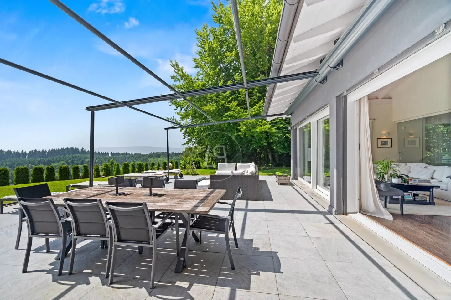 Elegant villa with lake views in Epalinges - Photo 11 of 13