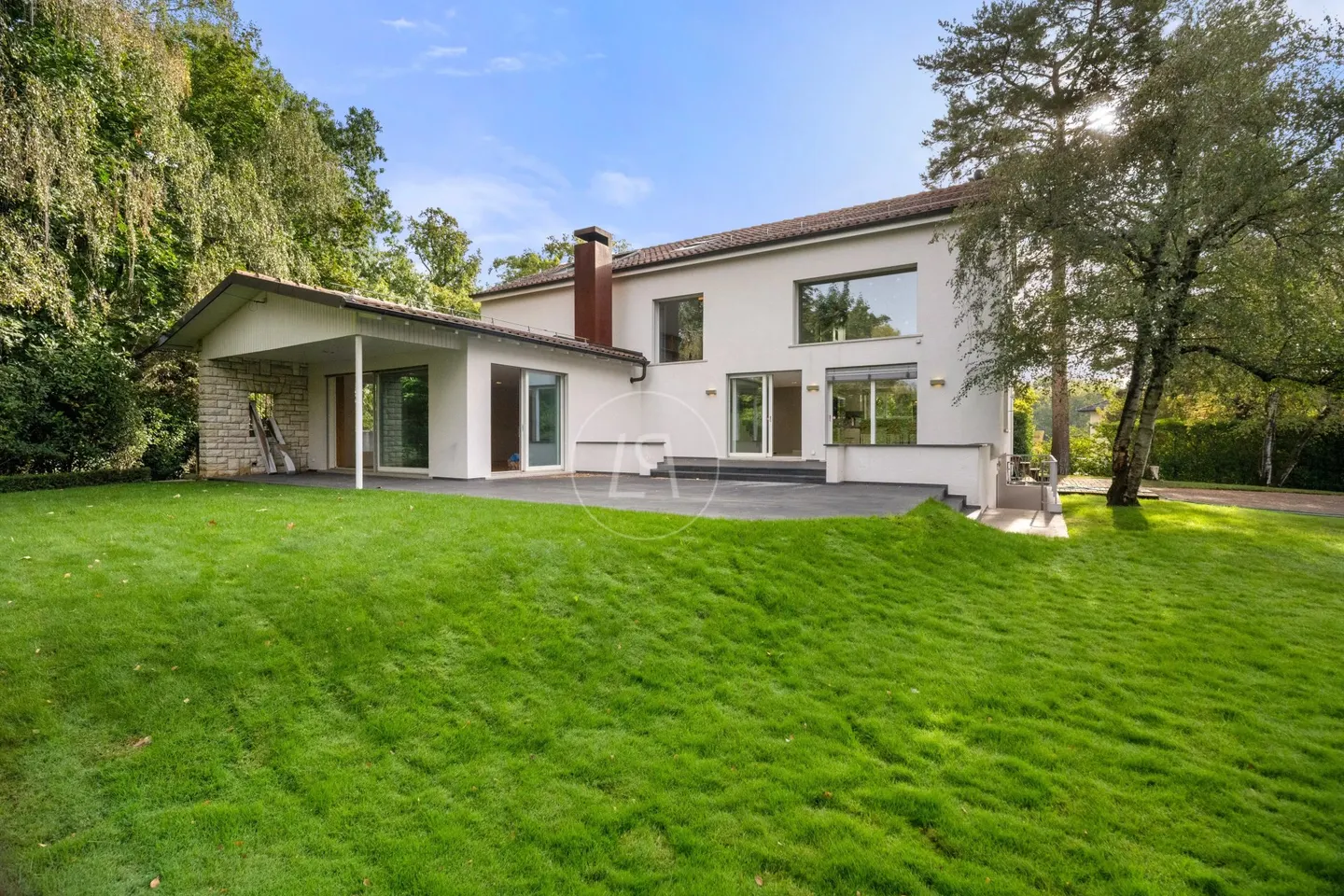 Beautiful family villa, 6 bedrooms – Chambésy, Right Bank - Photo 2 of 13