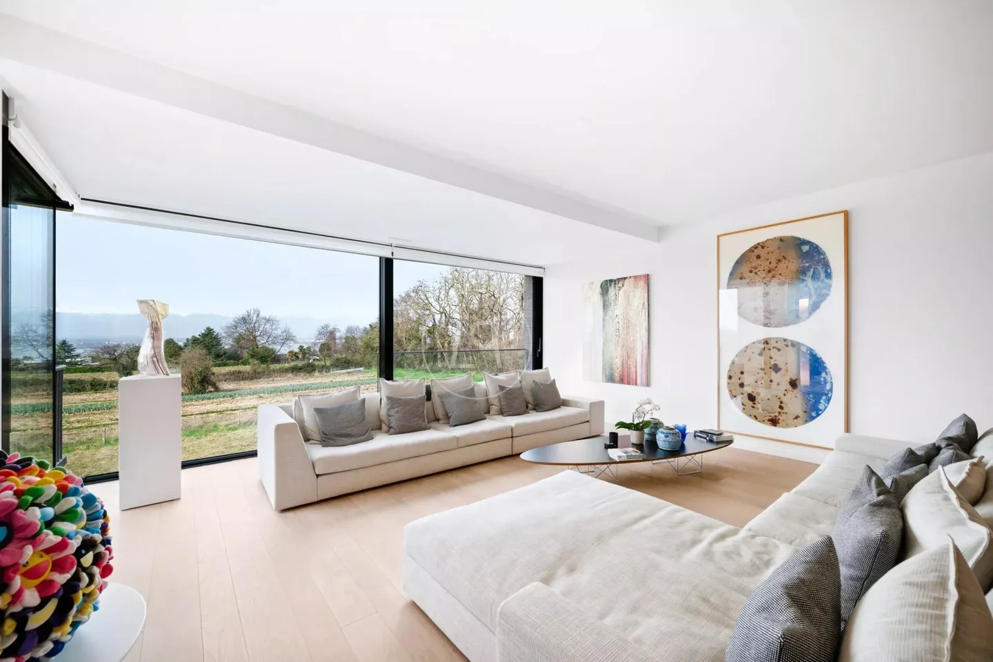Superb Duplex with Gardens and Lake View - Photo 7 of 13