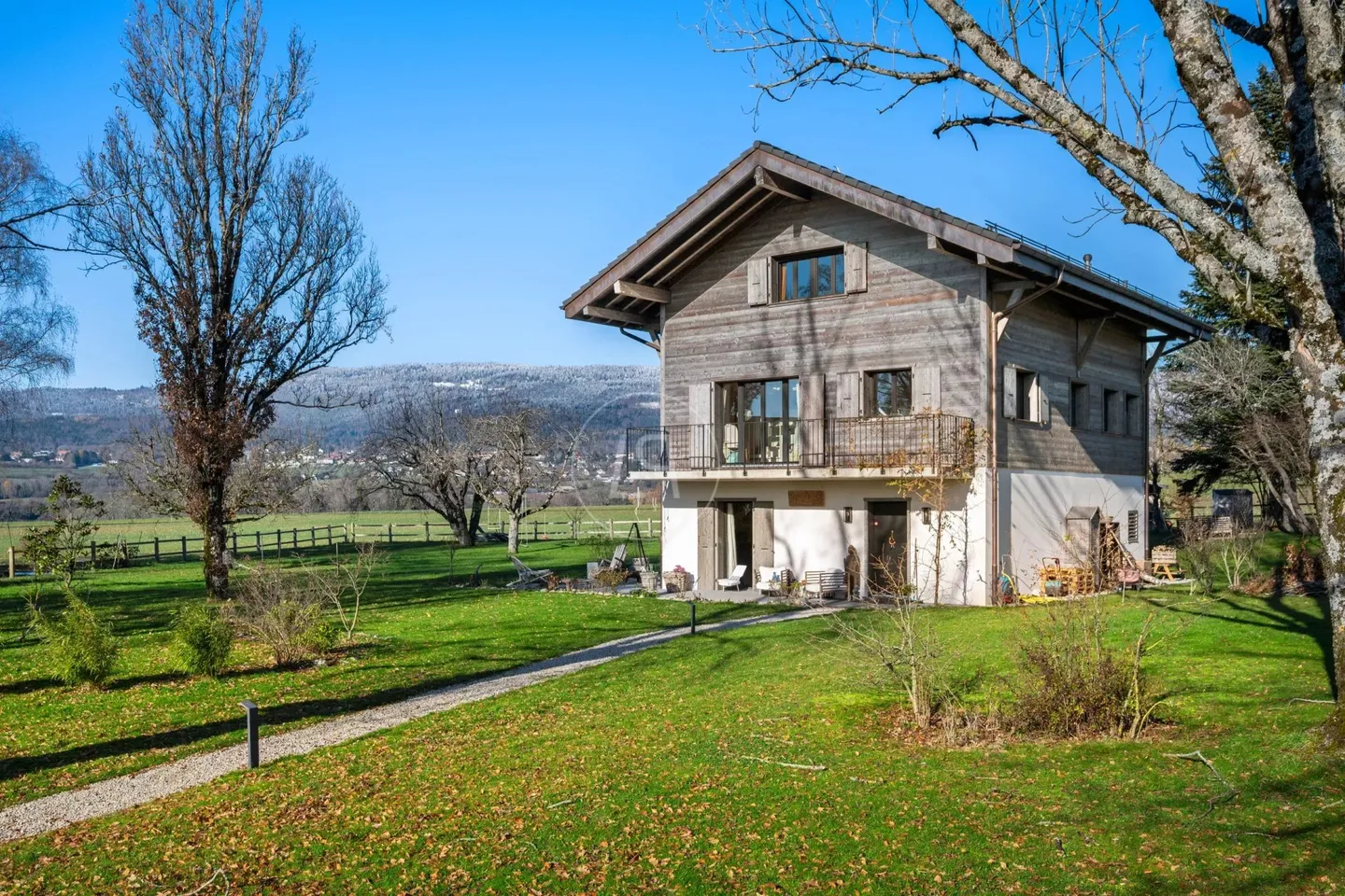 Charming house in the heart of nature - Photo 1 of 13
