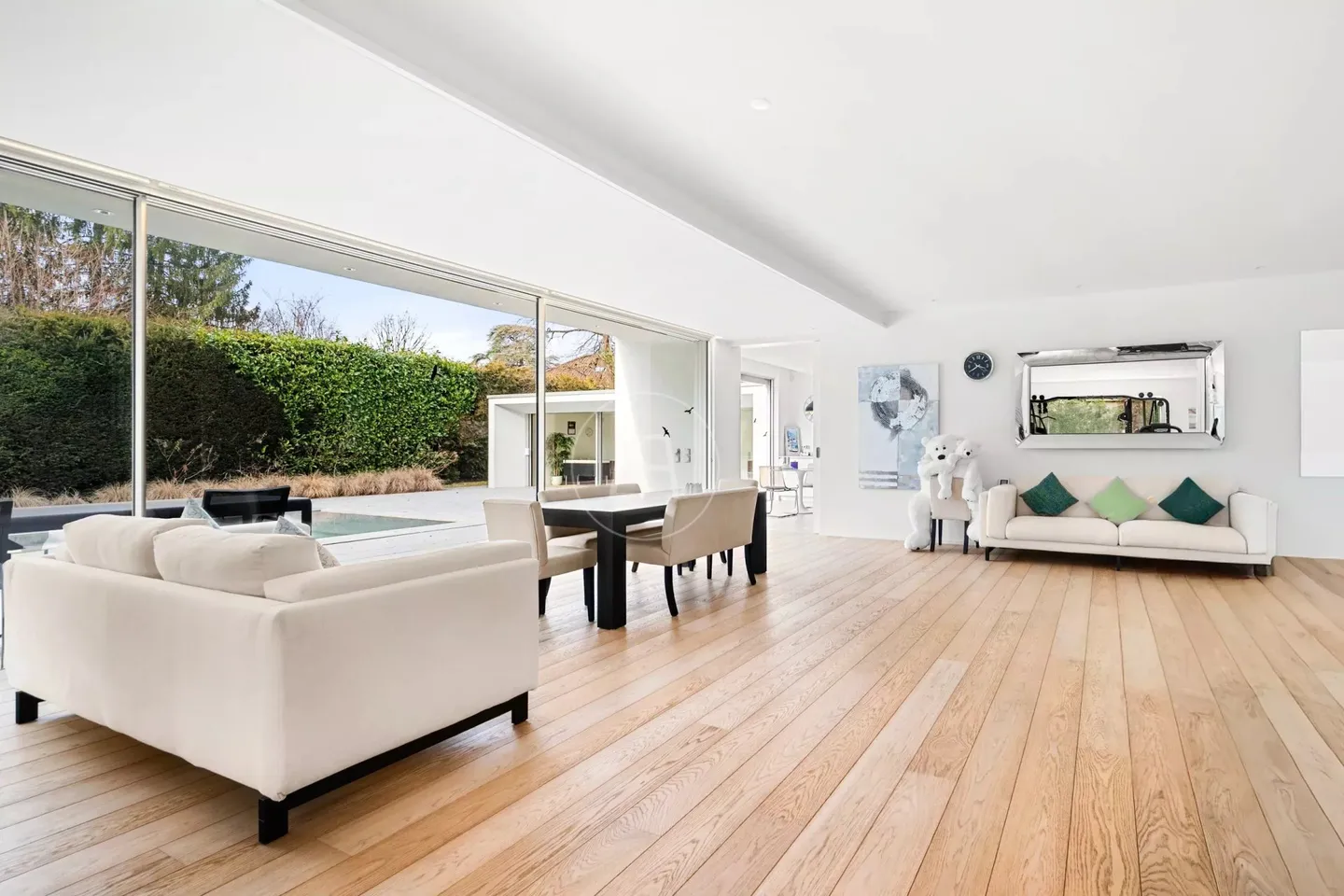 Contemporary villa in Chêne-Bougeries - Photo 2 of 13