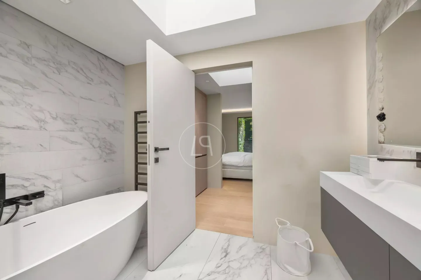 Villa contemporaine d'exception, vue et accès privé au lac,rive gauche - Photo 13 sur 13