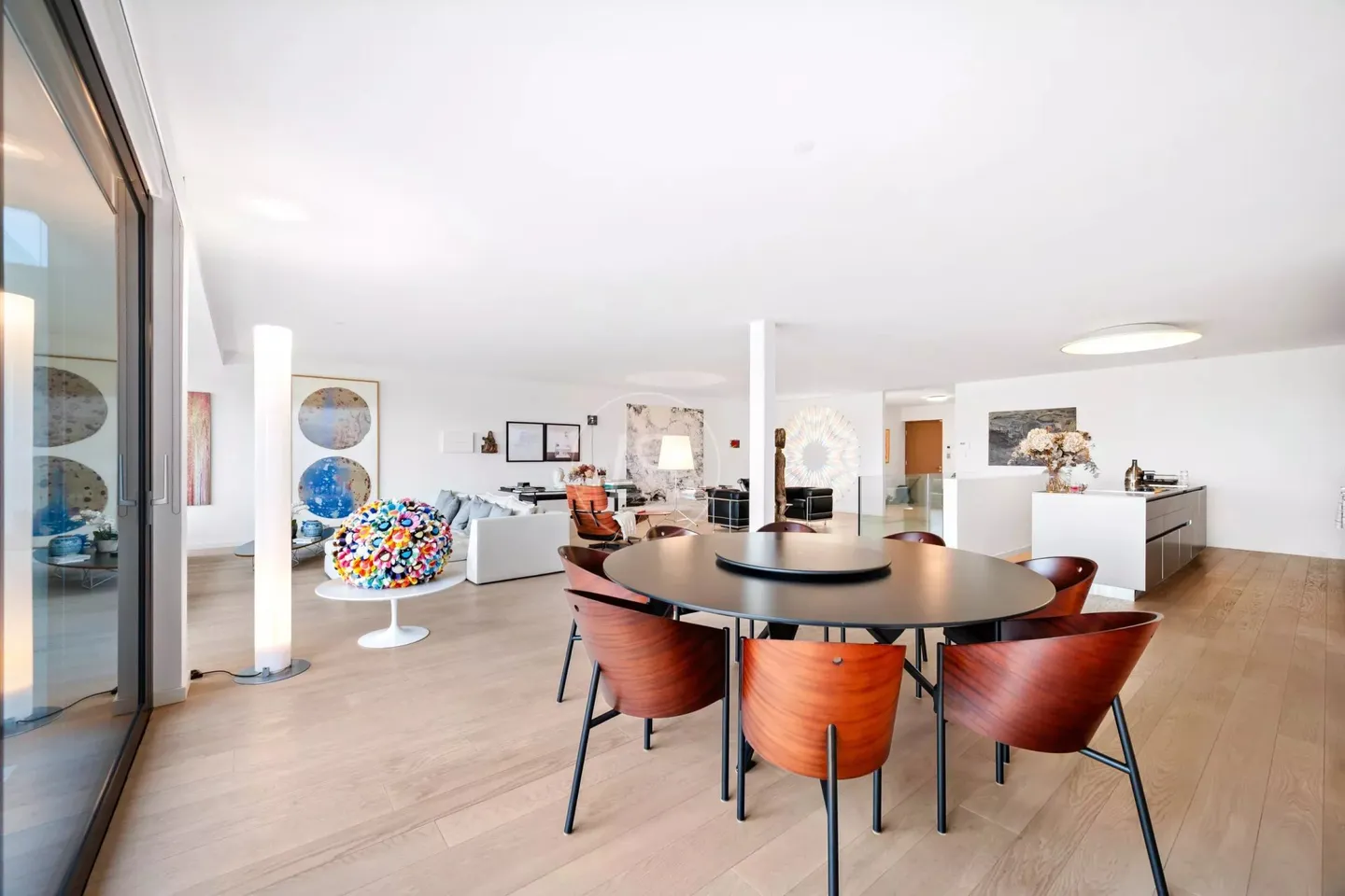 Superb Duplex with Gardens and Lake View - Photo 5 of 13
