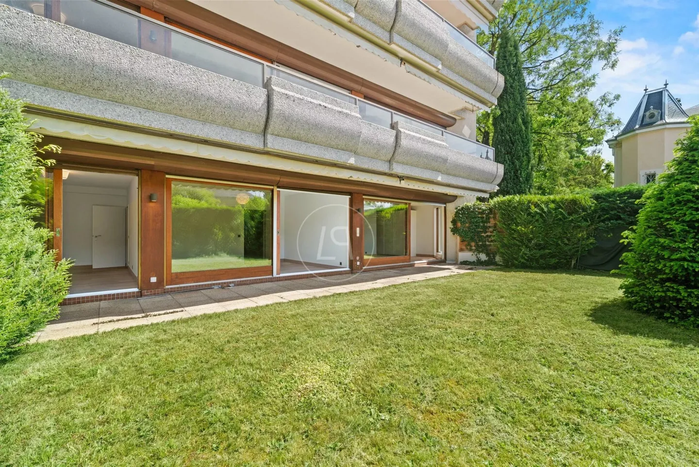 Duplex apartment in Champel with pool - Photo 10 of 13