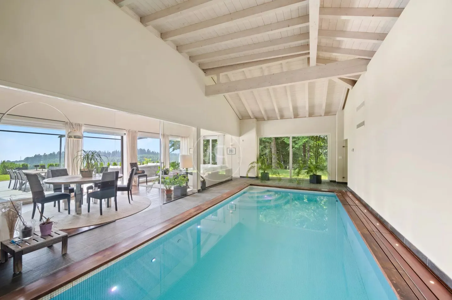 Elegant villa with lake views in Epalinges - Photo 9 of 13