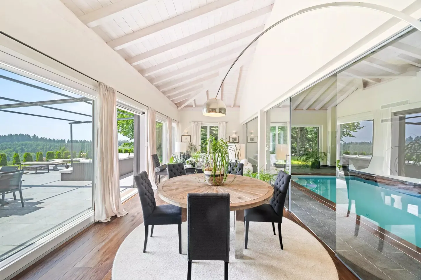 Elegant villa with lake views in Epalinges - Photo 8 of 13
