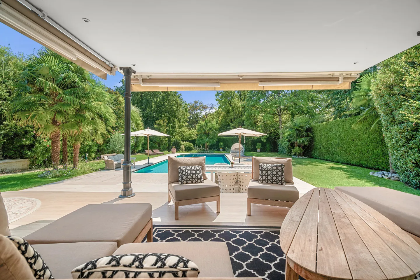 Elegante residenza di carattere in un ambiente verde – Bellevue, Riva Destra - Foto 4 di 13