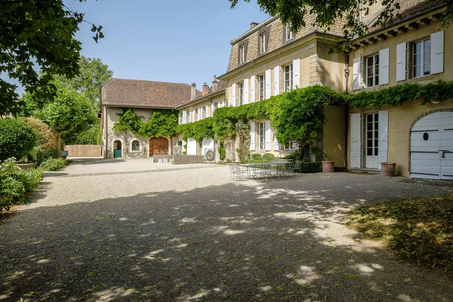 Historic Château with Parkland - Photo 11 of 13