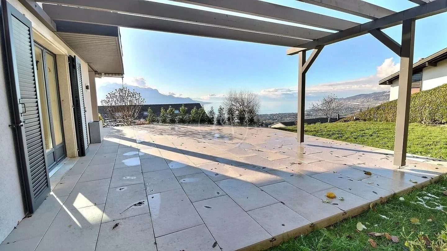 Belle propriété rénovée avec vue panoramique à Chernex - Photo 6 sur 13