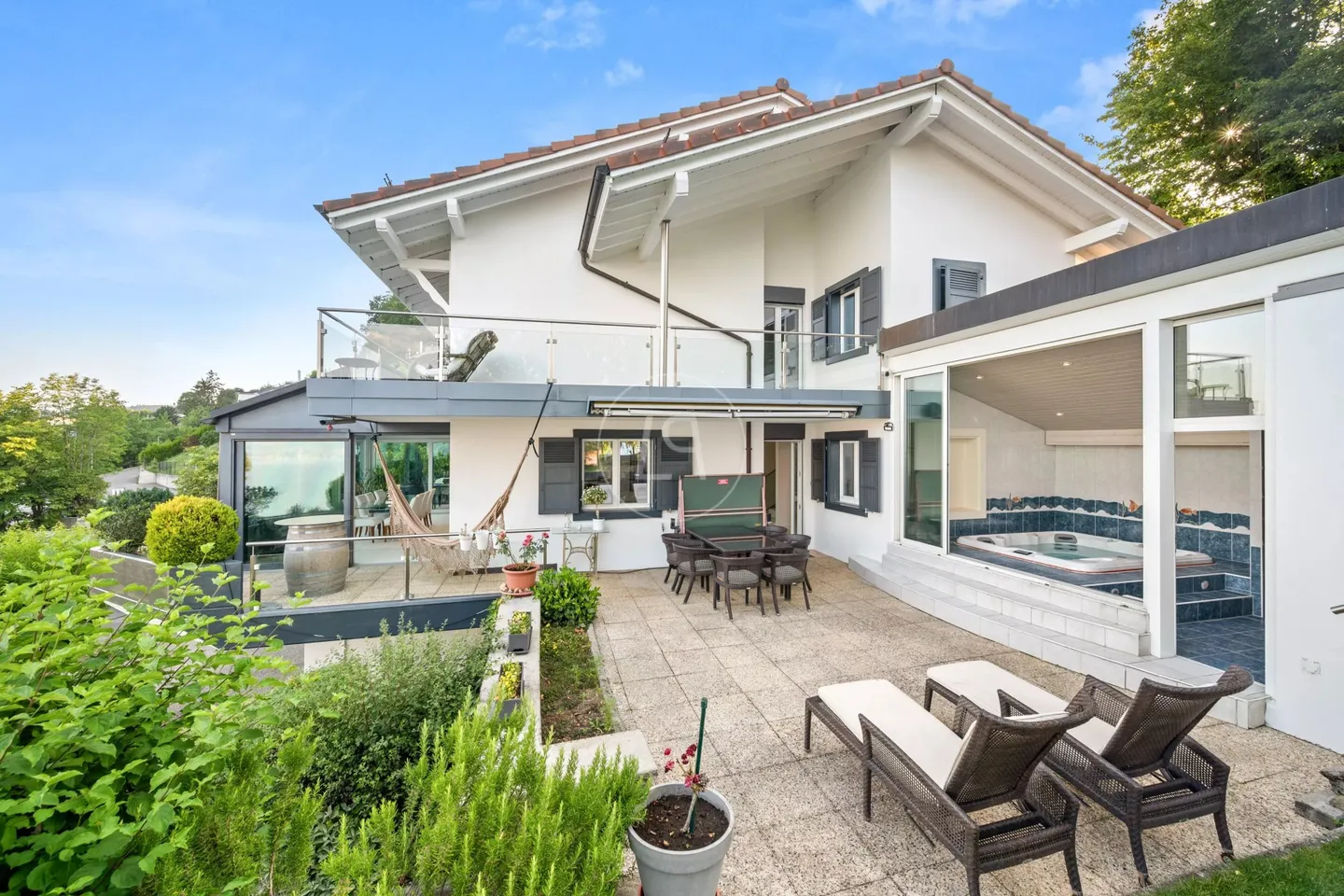 Modern Property with Panoramic Views in Grandvaux - Foto 9 von 13