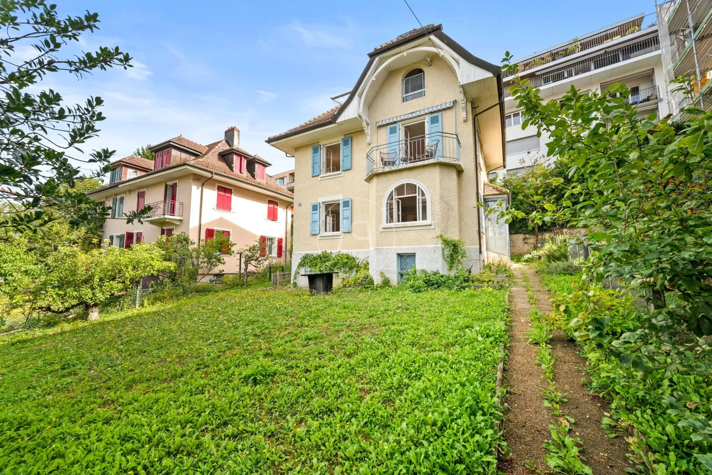 Elégante villa de caractère à Lausanne avec vue sur le lac et potentiel de développement. - Foto 1 von 13