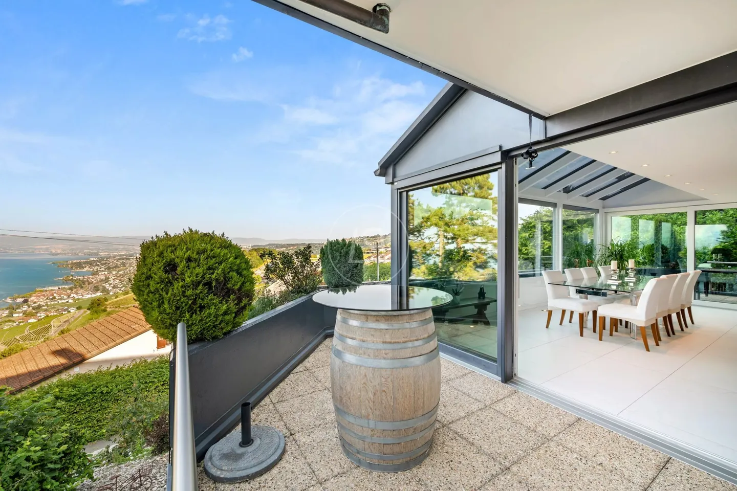 Modern Property with Panoramic Views in Grandvaux - Foto 5 von 13