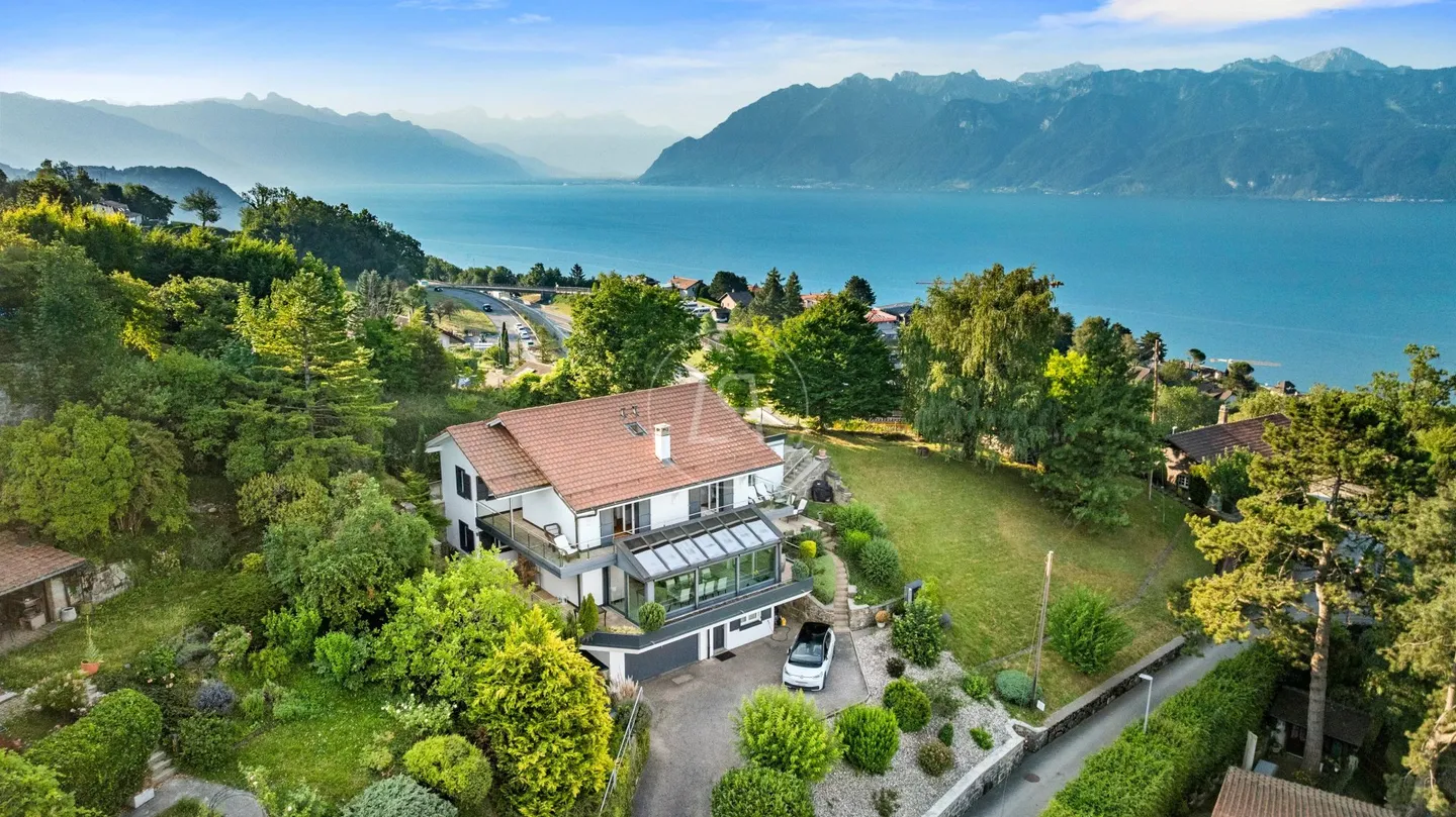 Modern Property with Panoramic Views in Grandvaux - Foto 1 von 13