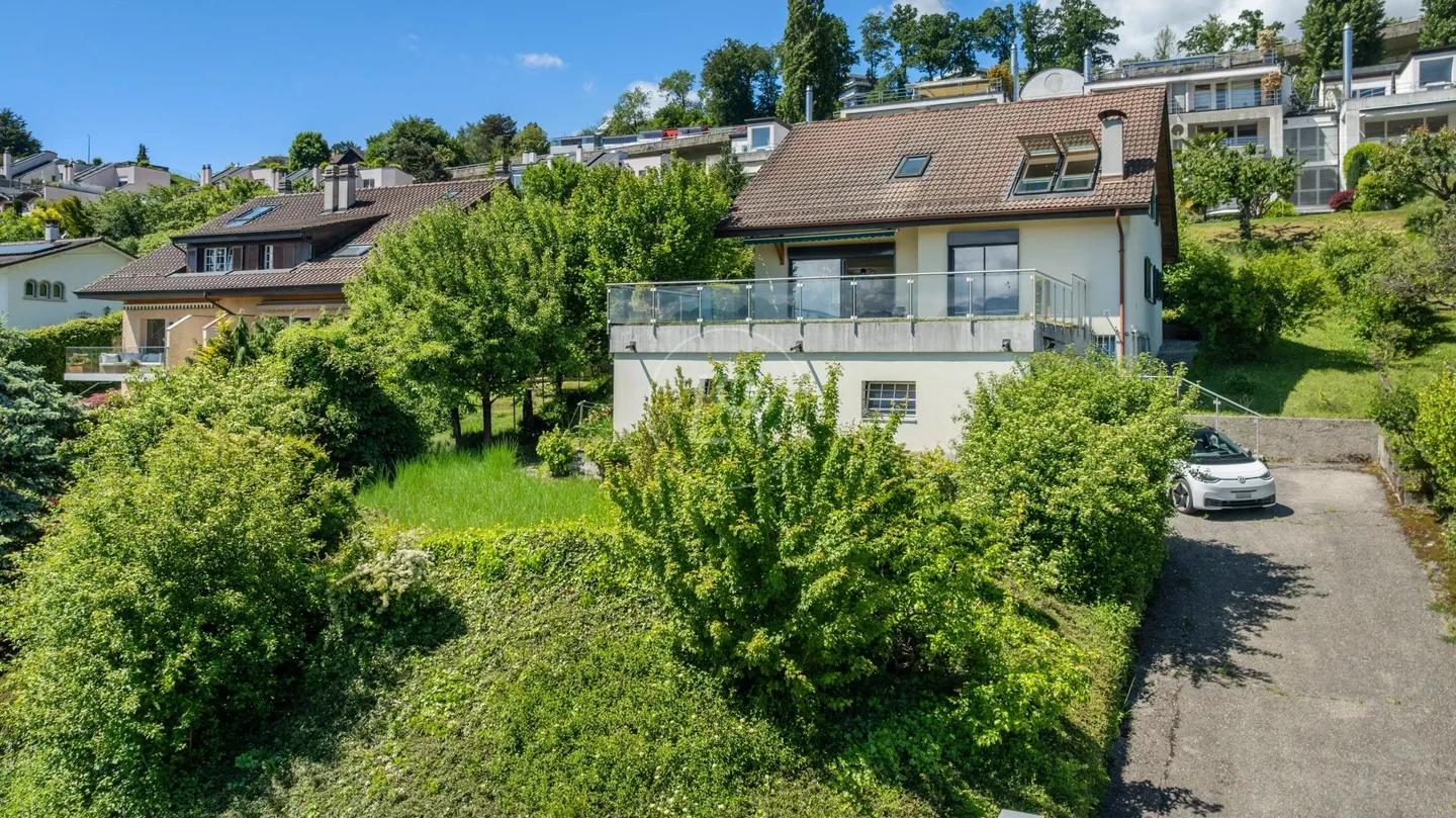 Charming Family Villa in Lutry - Photo 2 of 13