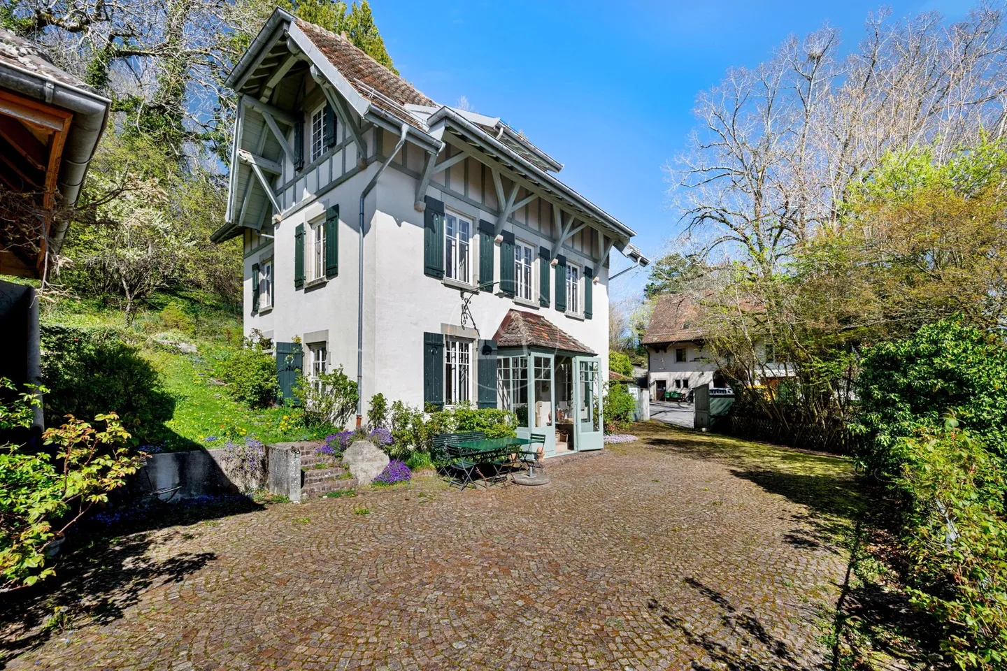 Essertine-sur-Rolle - Master house guaranteeing charm and tranquility - Photo 1 of 13