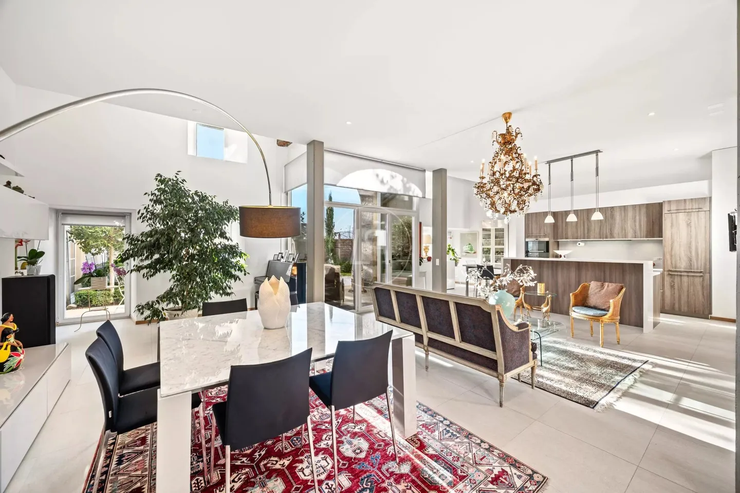 Exceptional Village House in Gilly - Photo 9 of 13