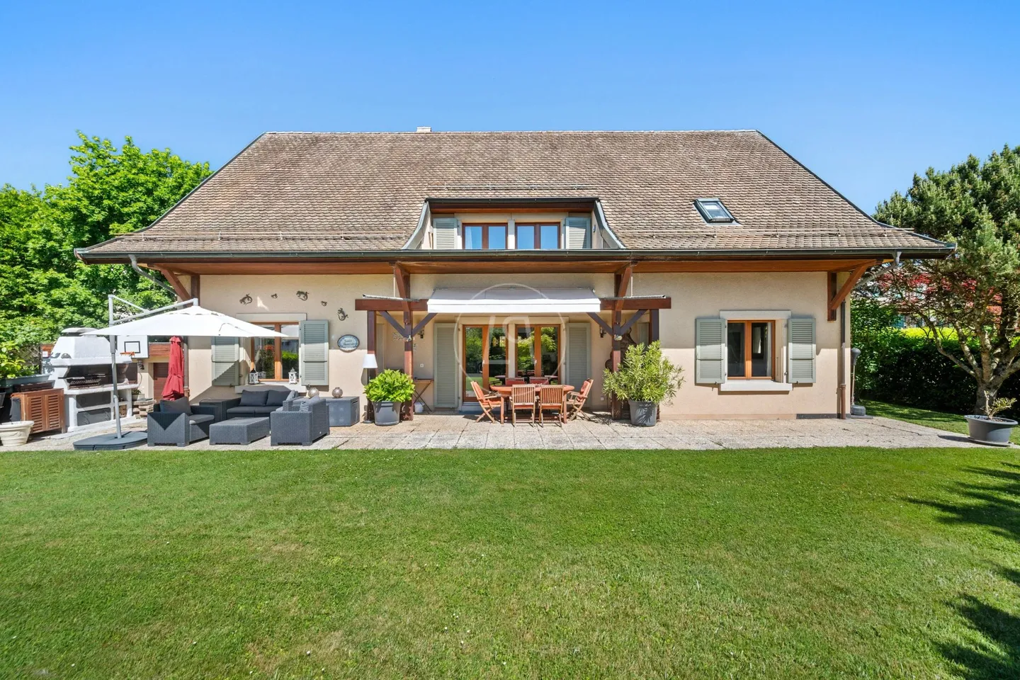 Charming Family House in Morges - Photo 1 of 13