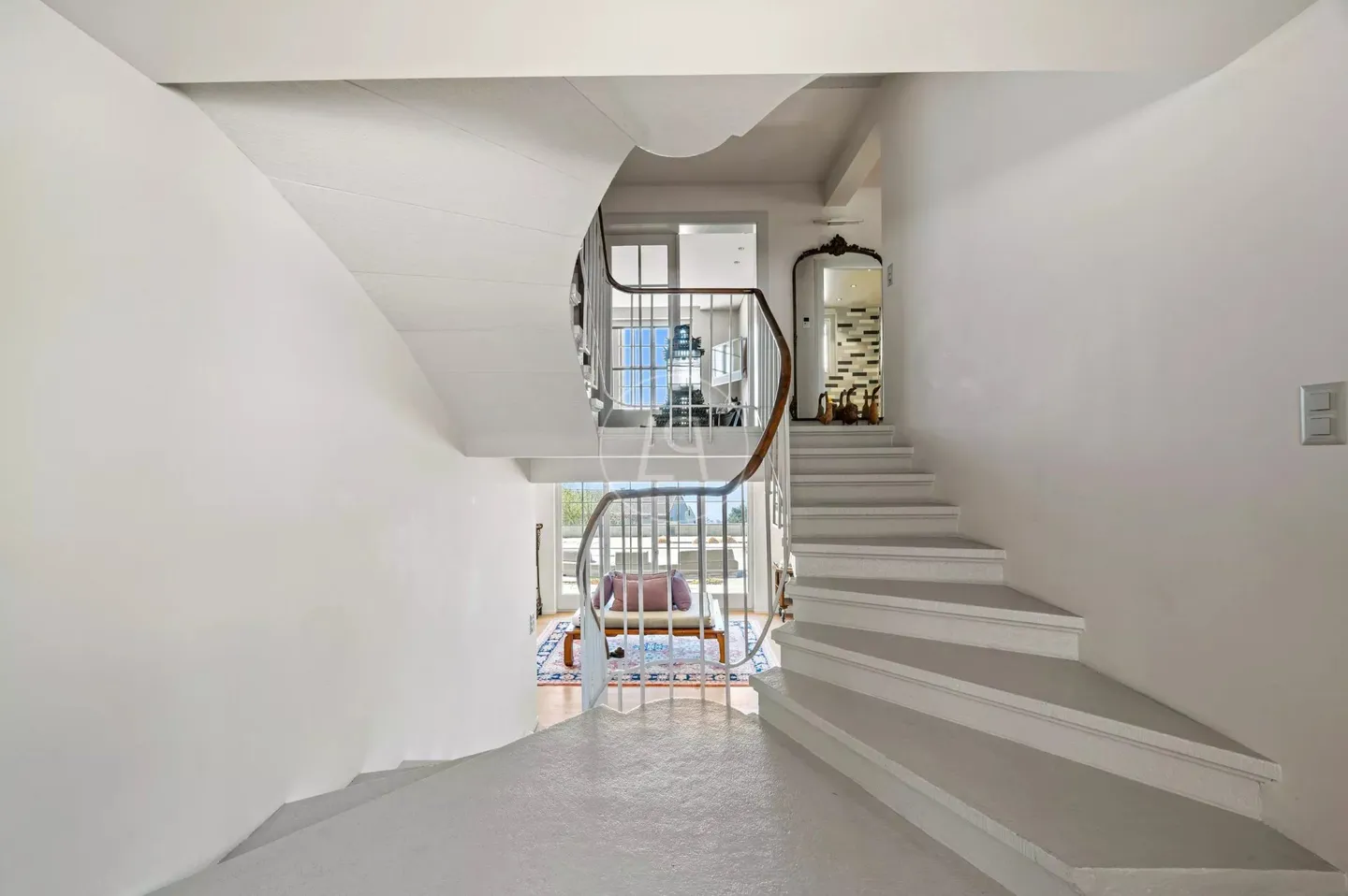 Charming Villa with Panoramic Views - Photo 4 of 13