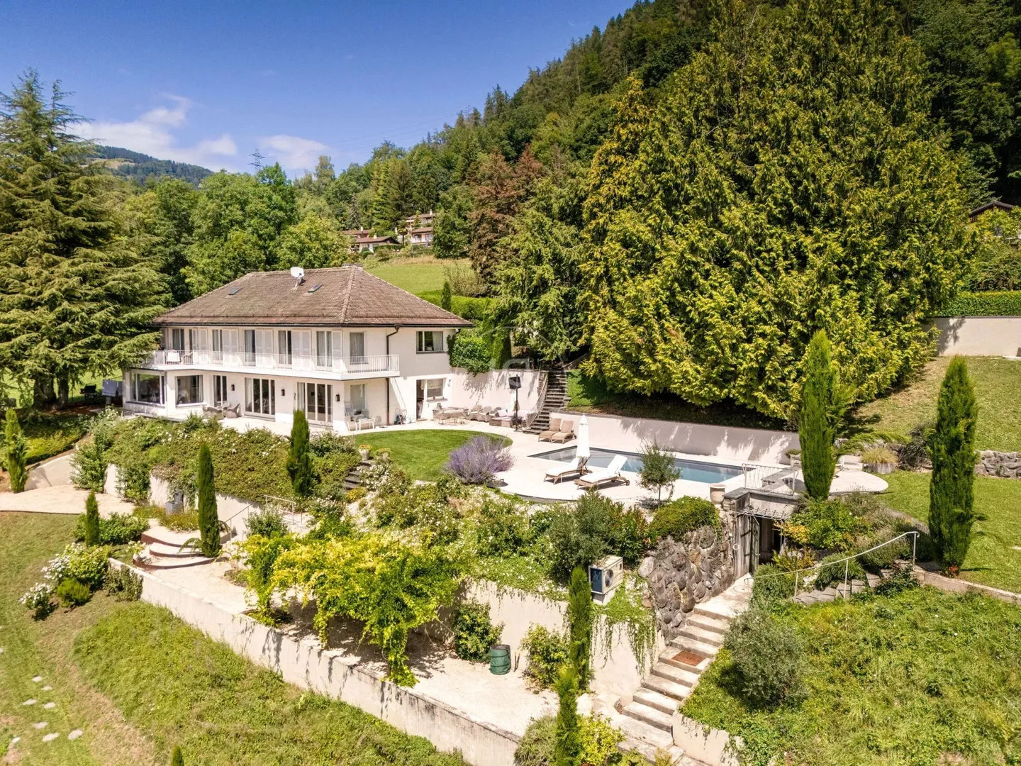 Superbe propriété avec piscine, vue panoramique au-dessus de Montreux - Photo 3 sur 13