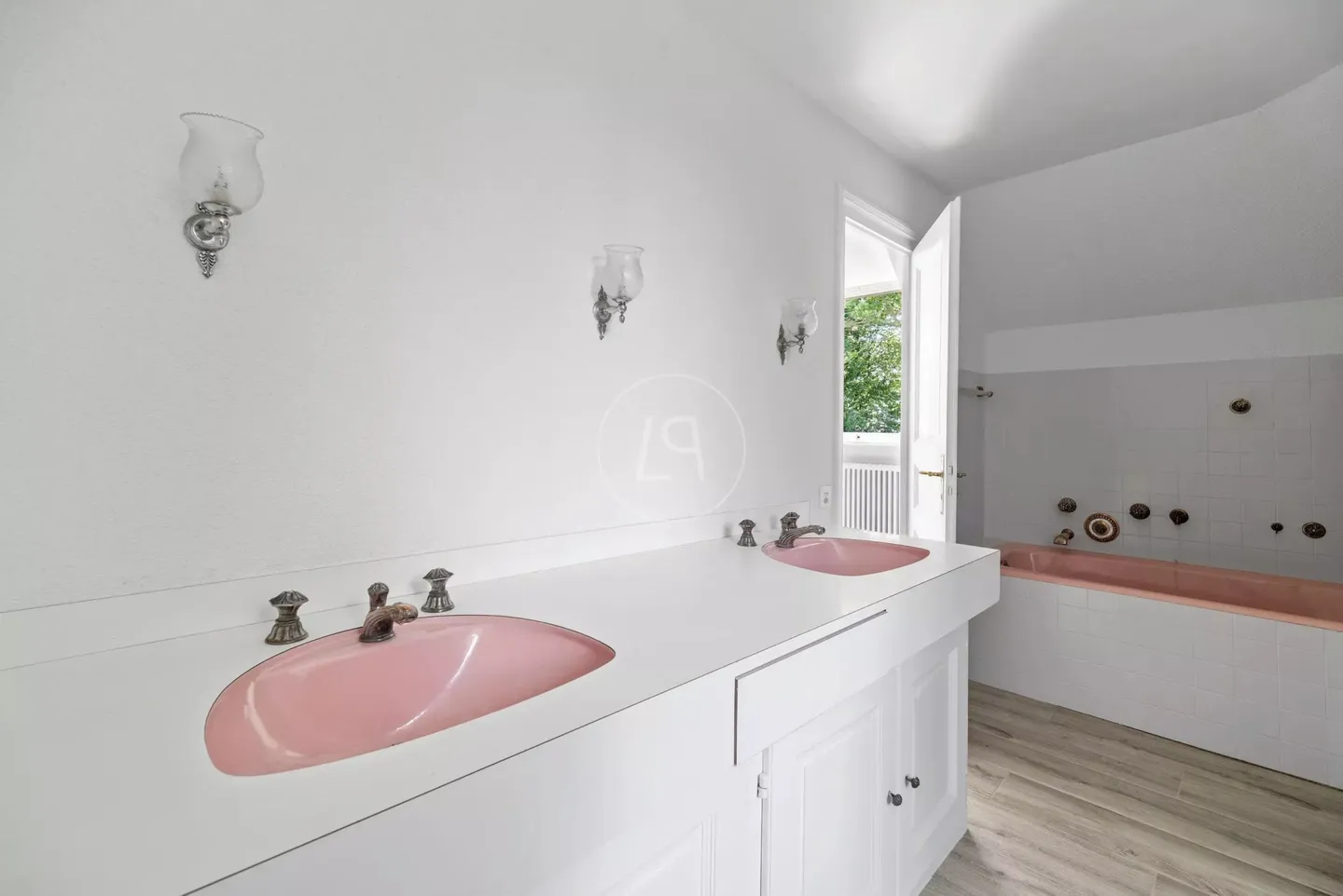 Charming Family Home with Pool - Photo 12 of 13
