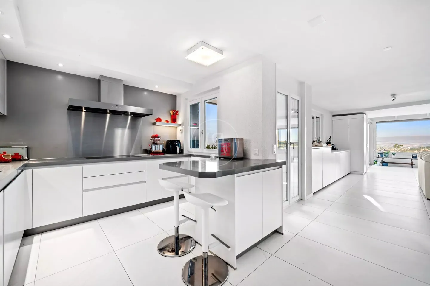 Modern Property with Panoramic Views in Grandvaux - Foto 7 von 13