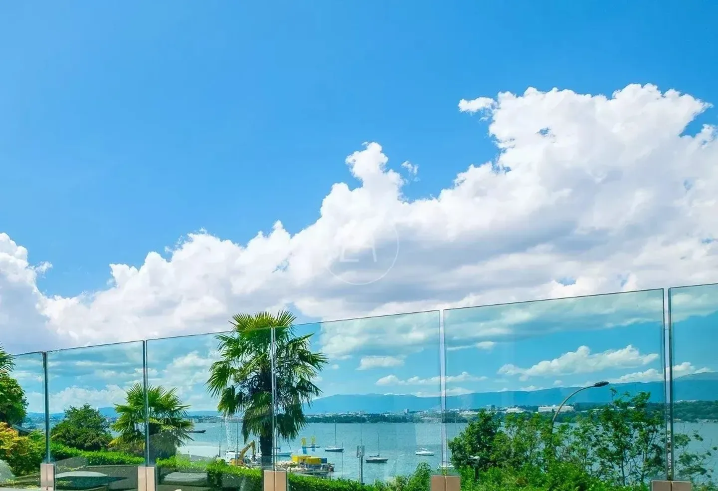 Lakefront Villa with Panoramic Views - Photo 5 of 13