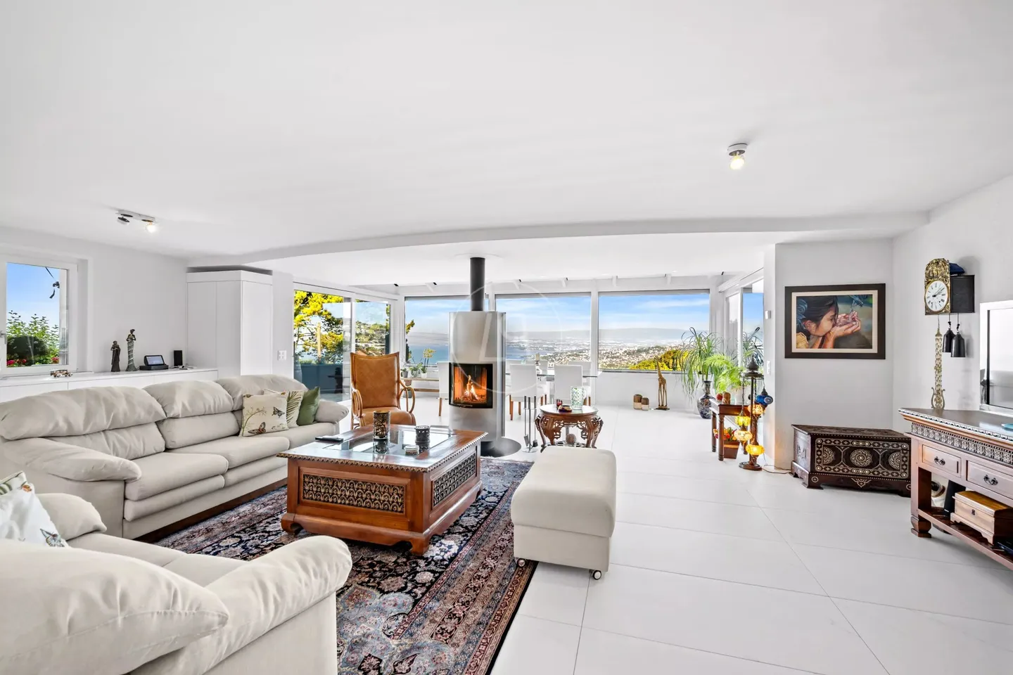 Modern Property with Panoramic Views in Grandvaux - Foto 4 von 13