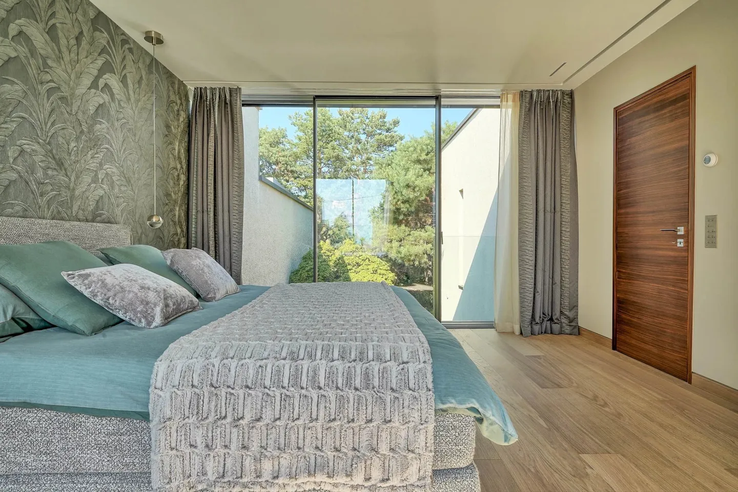 Superb contemporary townhouse located in Lausanne - Photo 10 of 13