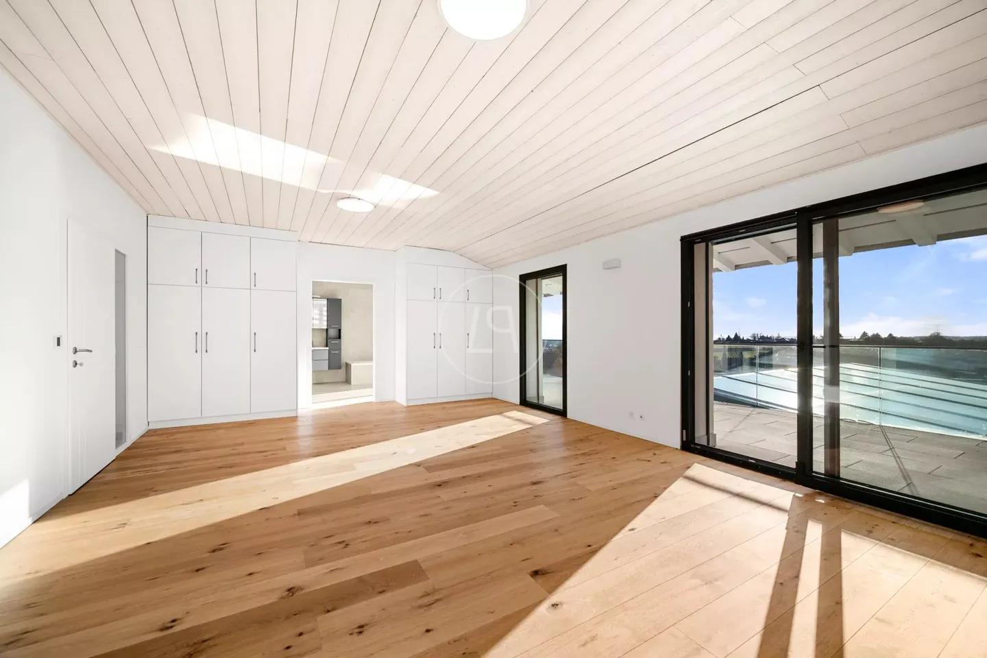 Villa für Autosammler mit SPA und Innenpool - Foto 10 von 13