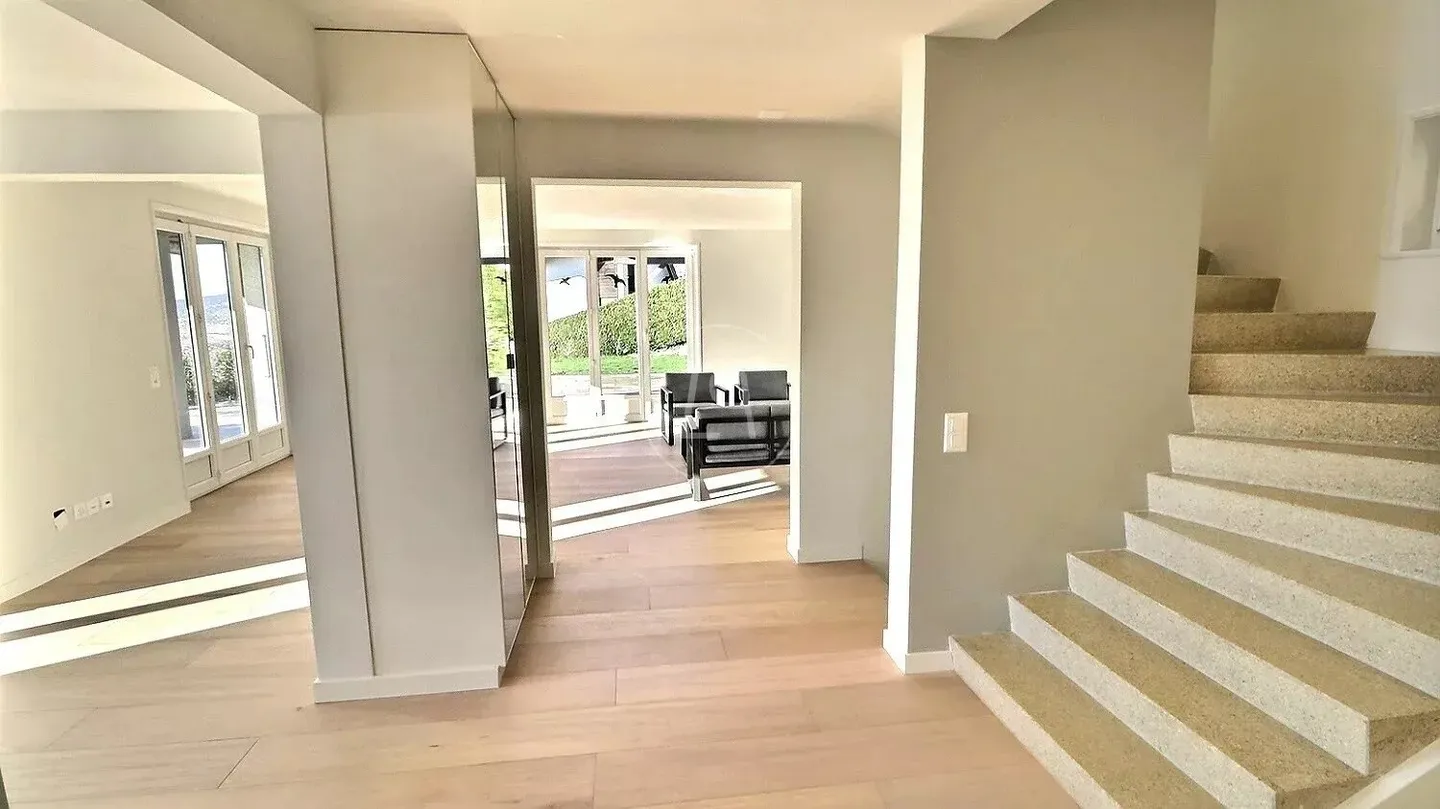 Belle propriété rénovée avec vue panoramique à Chernex - Photo 3 sur 13