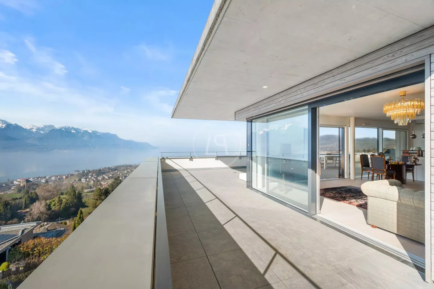 Stunning modern attic with panoramic view near Montreux - Photo 7 of 13