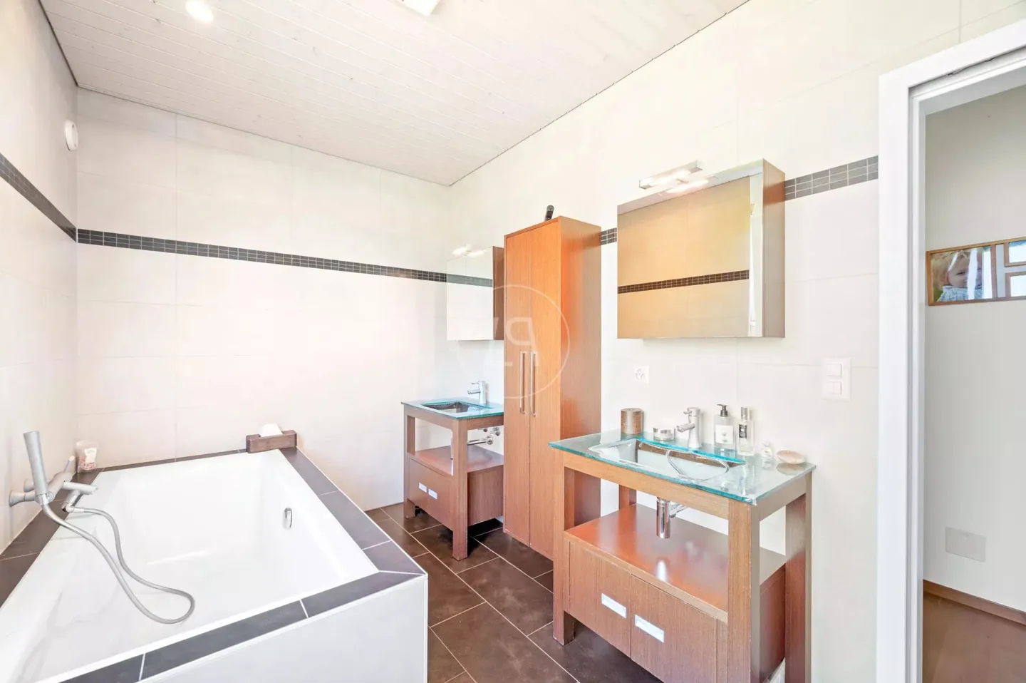 Propriété moderne dans un quartier résidentiel à Saint-Légier - Photo 10 sur 13