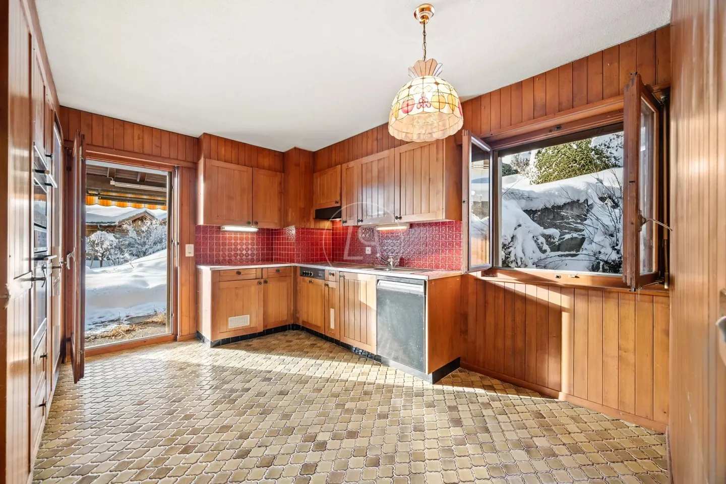 Chalet with Alpine Views - Photo 8 of 13