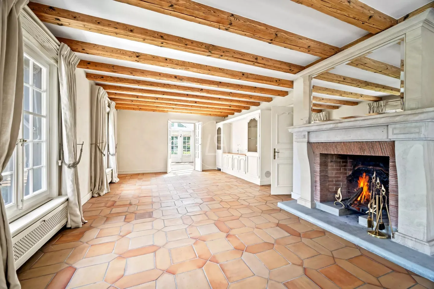 Magnificent Family Estate - Photo 11 of 13