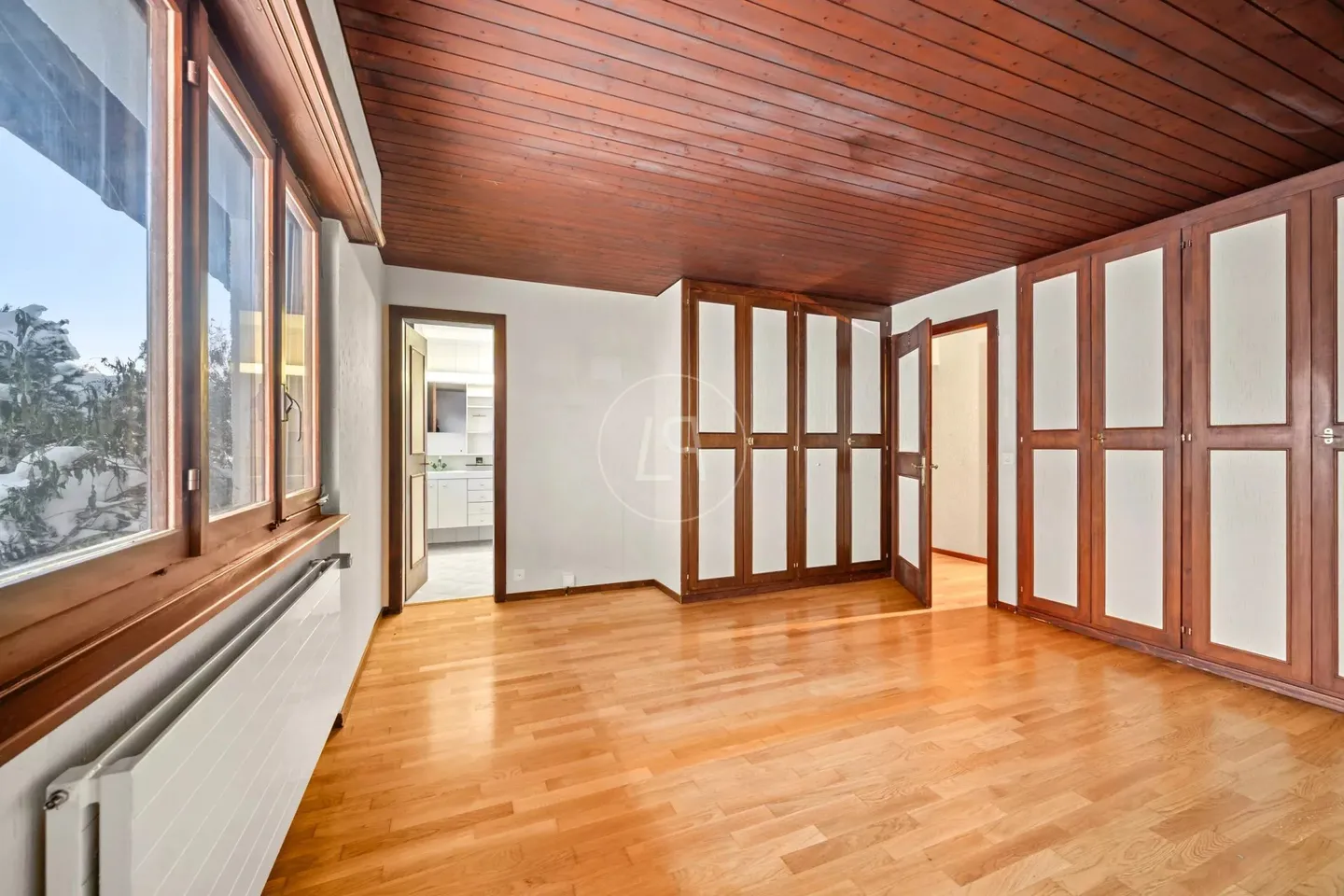 Chalet with Alpine Views - Photo 12 of 13