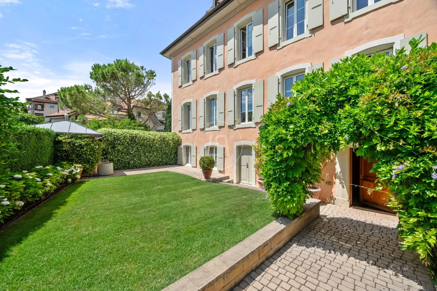 Historical property in the heart of Aubonne - Foto 2 von 13