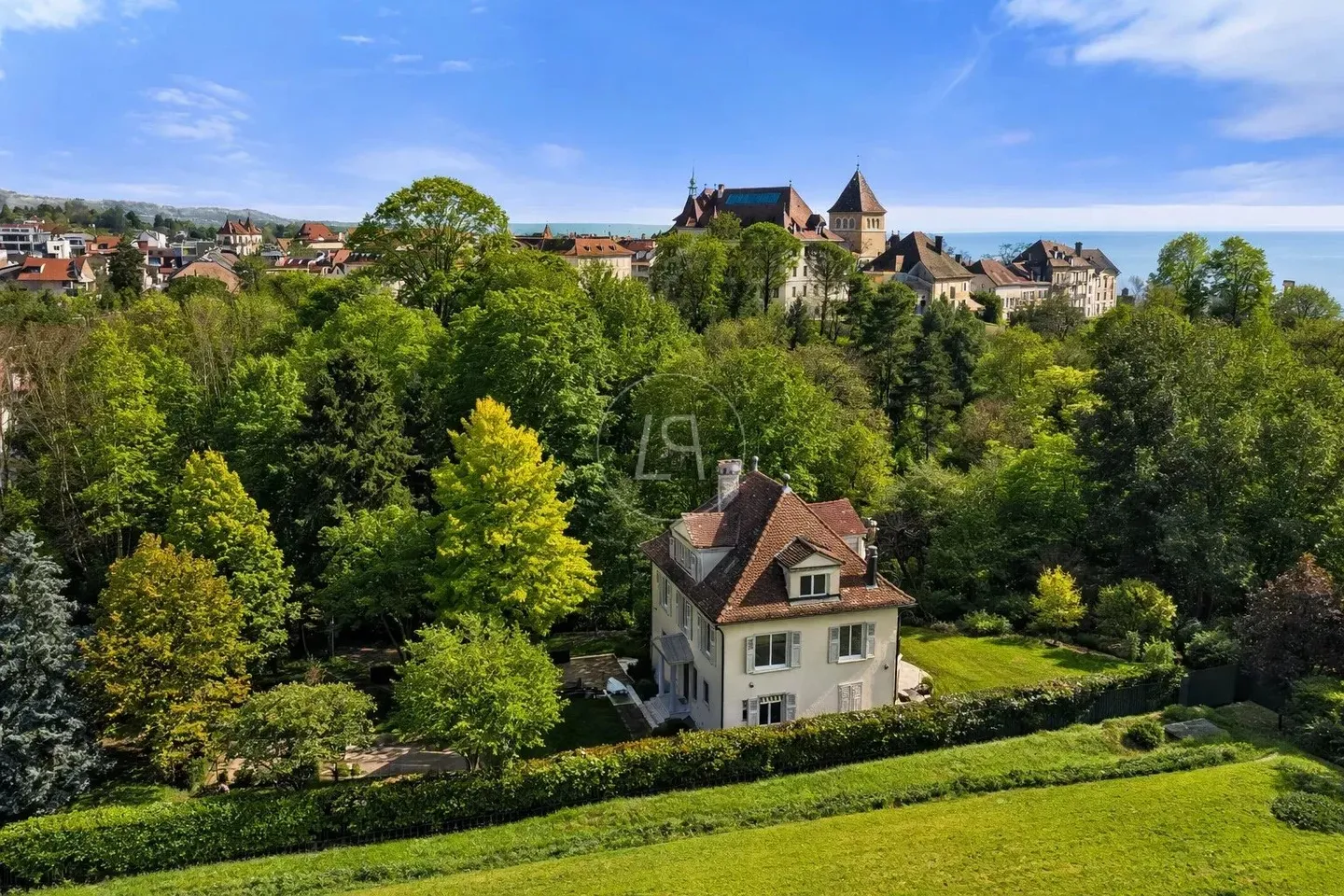 Charmante renovierte Villa in Nyon - Foto 1 von 13
