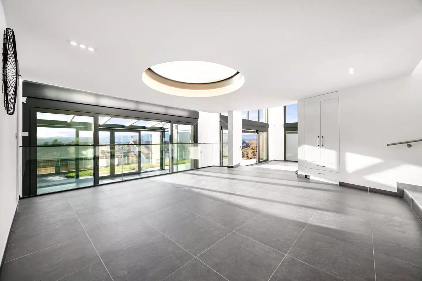 Contemporary Villa with Lake View - Photo 6 of 13