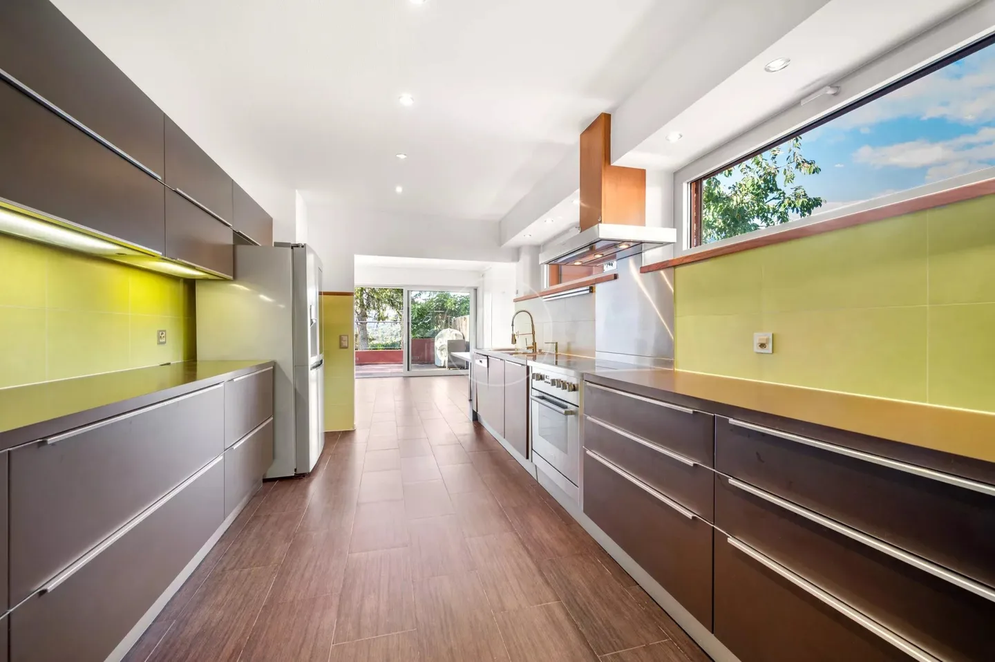 Propriété contemporaine rénovée avec vue panoramique à Chernex - Photo 8 sur 13