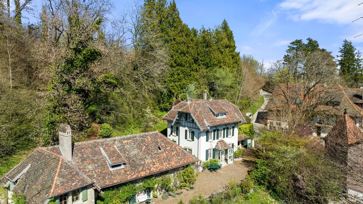 Essertine-sur-Rolle - Characterful manor house with Outbuilding and view of Lake Geneva - Photo 1 of 13