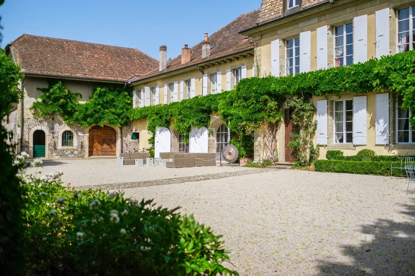 Historic Château with Parkland - Photo 4 of 13